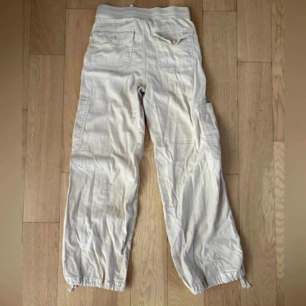 American Eagle Dreamy Drape Cargo Pants - Picture 3 of 6